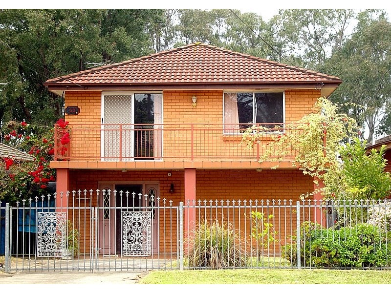 33 Endeavour Road, Georges Hall NSW 2198