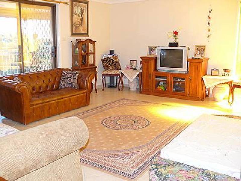 1 Jade Court, Georges Hall NSW 2198