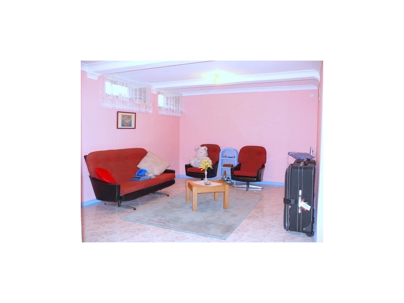 9 Horbling Avenue, Georges Hall NSW 2198