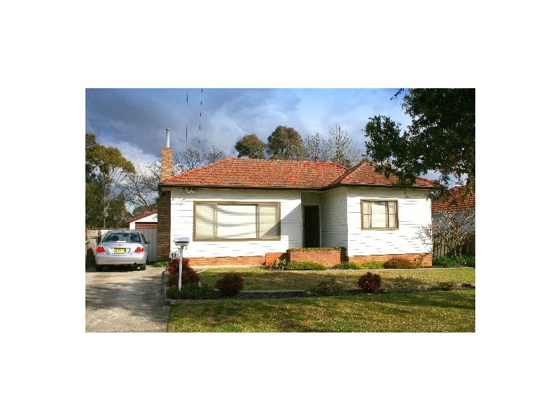 17 Gazzard St, Birrong NSW 2143