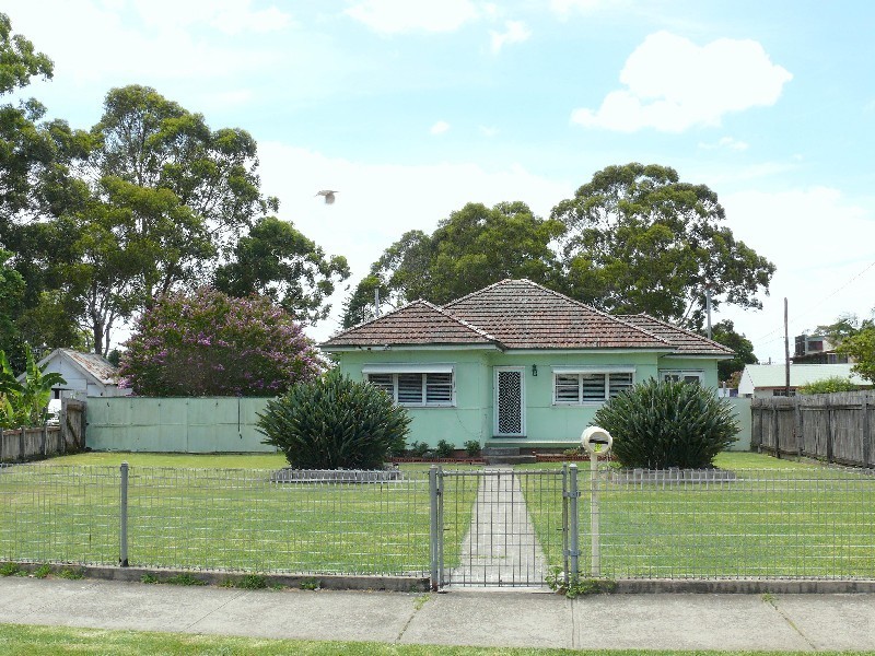 2 Swan St, Revesby NSW 2212