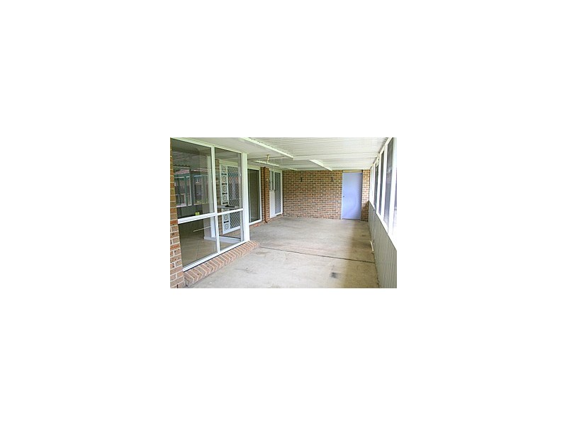 18 Rabaul Rd, Georges Hall NSW 2198