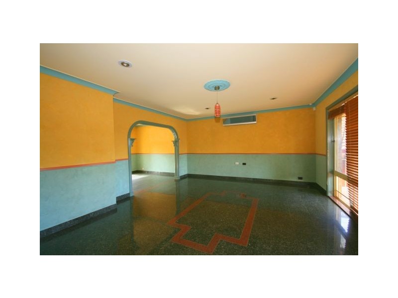 6 Barlow Place, Georges Hall NSW 2198