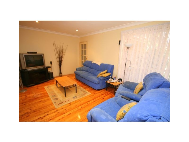 3 Lincoln Road, Georges Hall NSW 2198