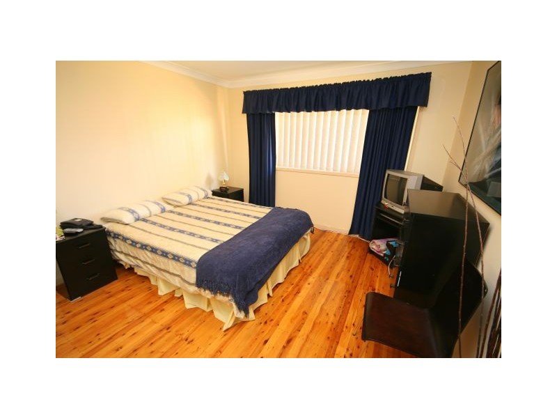 3 Lincoln Road, Georges Hall NSW 2198