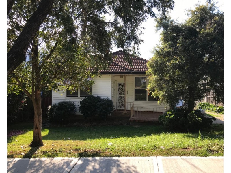 54 Lawrence Street, Peakhurst NSW 2210