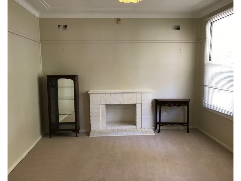 54 Lawrence Street, Peakhurst NSW 2210