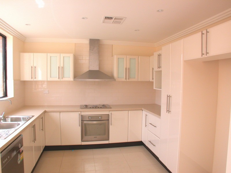 19 Ingleby Street, Oatlands NSW 2117