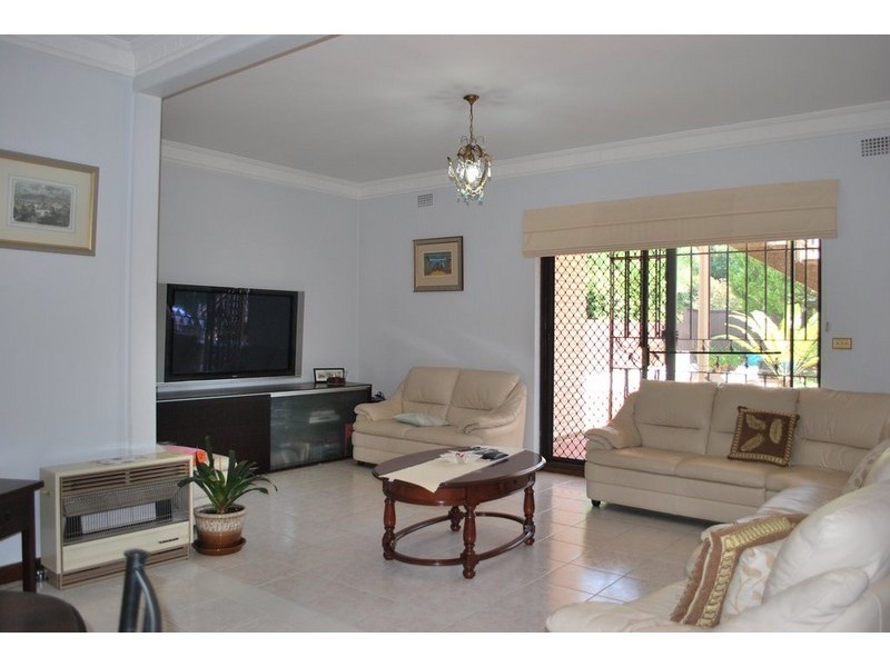 32 Honiton Avenue, Carlingford NSW 2118