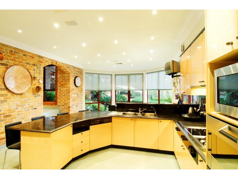 27 Larissa Avenue, West Pennant Hills NSW 2125