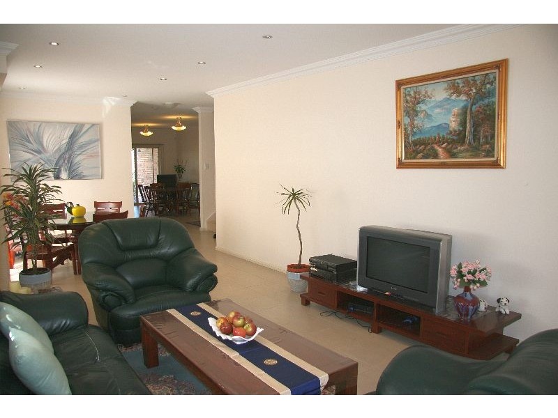 27 Honiton Avenue, Carlingford NSW 2118