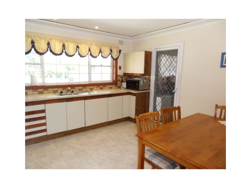 13 Kerrie Rd, Oatlands NSW 2117