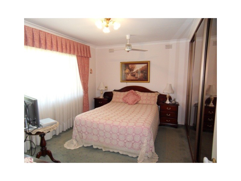 13 Kerrie Rd, Oatlands NSW 2117