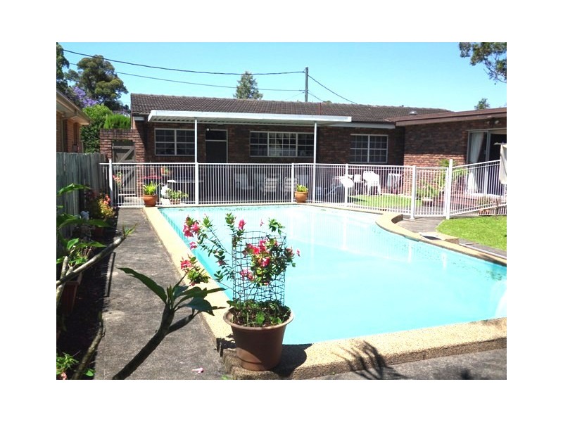 13 Kerrie Rd, Oatlands NSW 2117