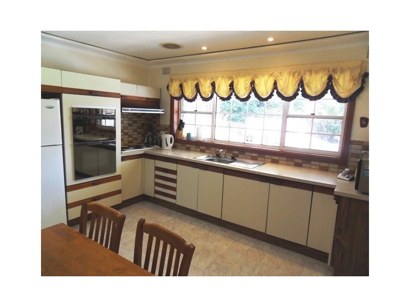 13 Kerrie Rd, Oatlands NSW 2117