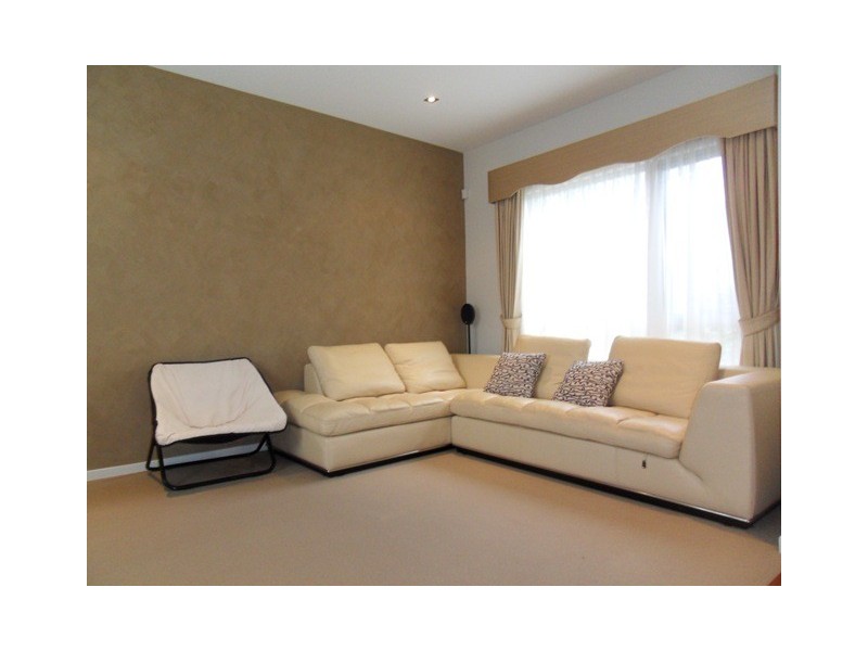 6 Seamist Avenue, Ermington NSW 2115