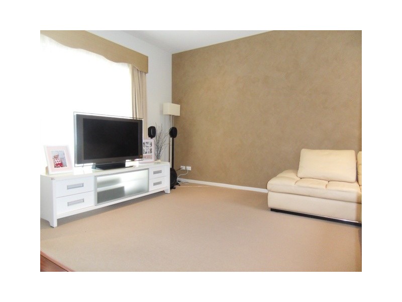 6 Seamist Avenue, Ermington NSW 2115