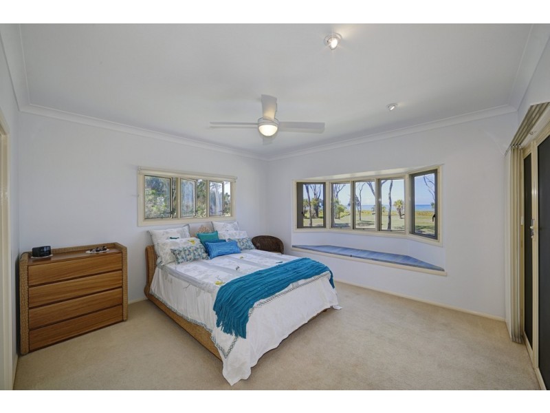250 Sylvan Drive, Moore Park Beach QLD 4670