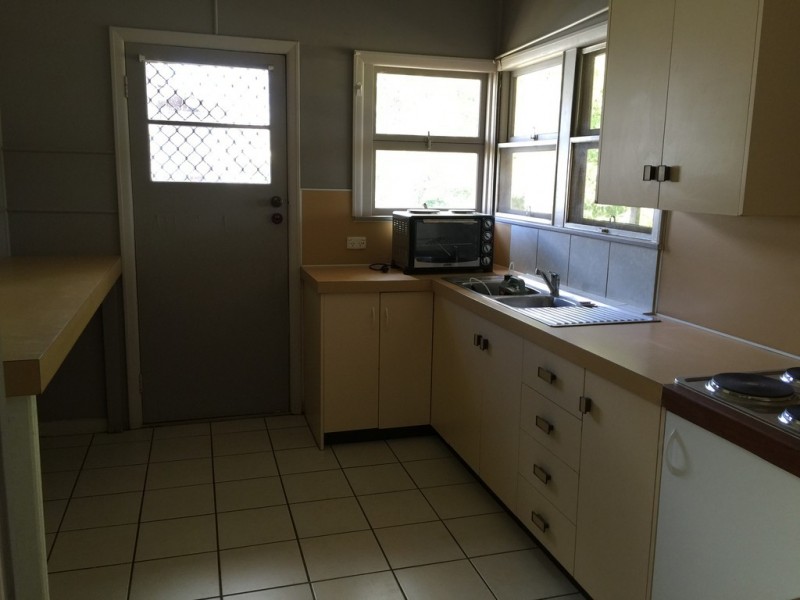 198 Churchill Street, Childers QLD 4660