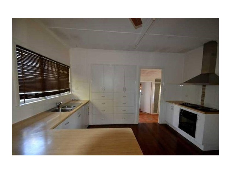 1 Greenwood, Kepnock QLD 4670