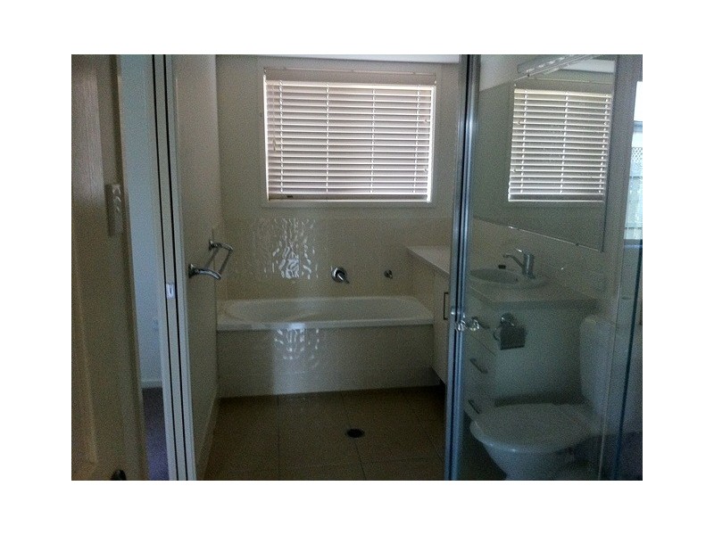 Avenell Heights QLD 4670