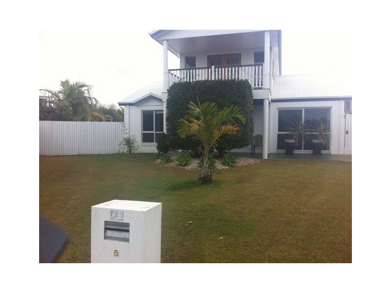 5  Henderson Row, Bargara QLD 4670