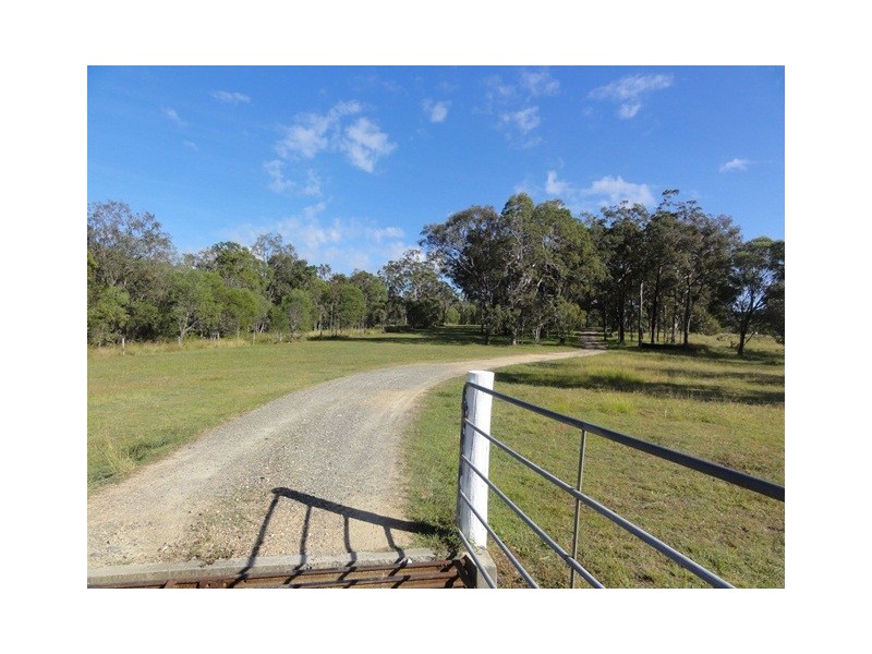 927 Round Hill Rd, Captain Creek QLD 4677