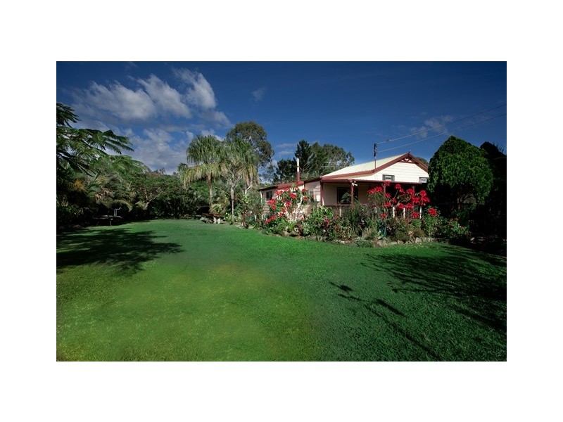 927 Round Hill Rd, Captain Creek QLD 4677