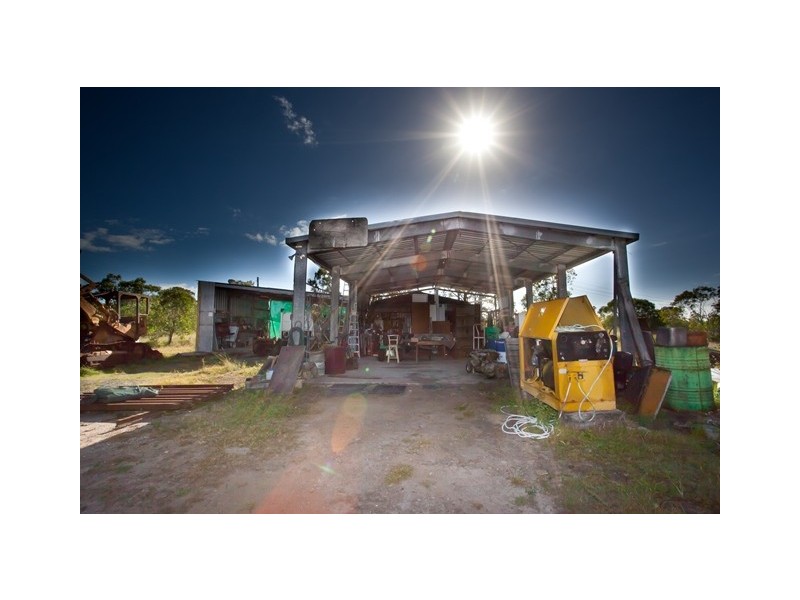 927 Round Hill Rd, Captain Creek QLD 4677