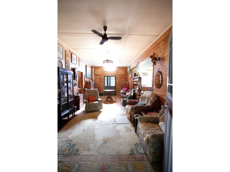 927 Round Hill Rd, Captain Creek QLD 4677