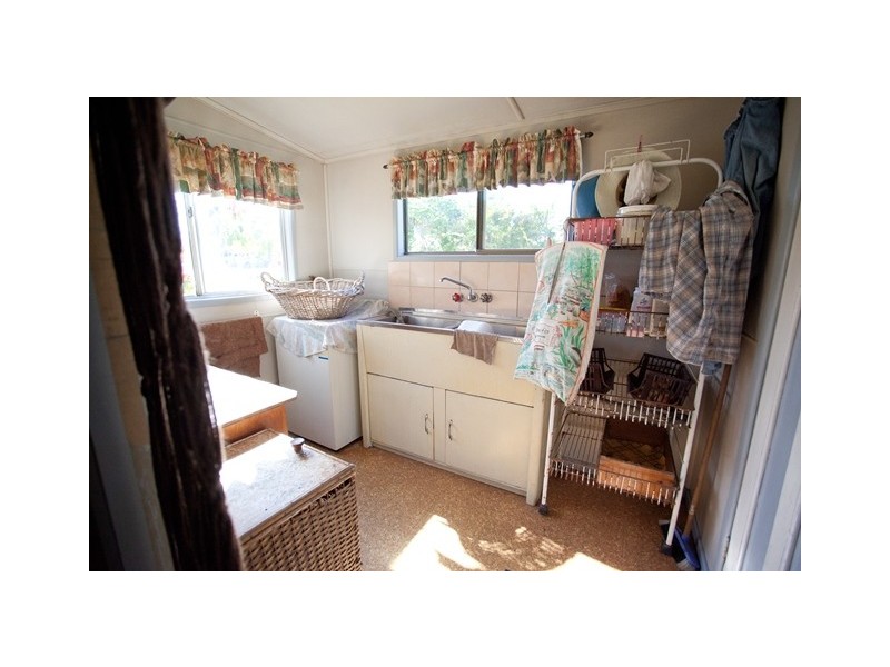 927 Round Hill Rd, Captain Creek QLD 4677