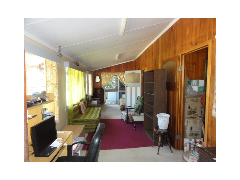 927 Round Hill Rd, Captain Creek QLD 4677
