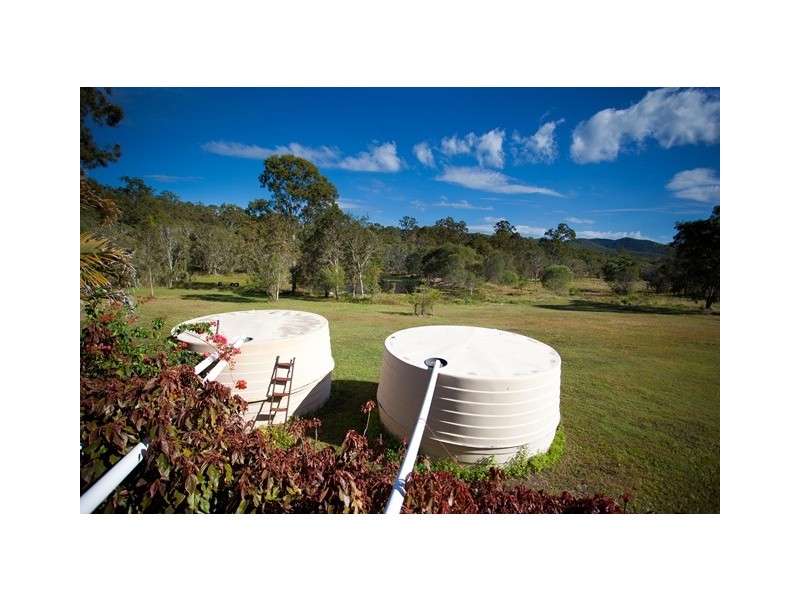 927 Round Hill Rd, Captain Creek QLD 4677