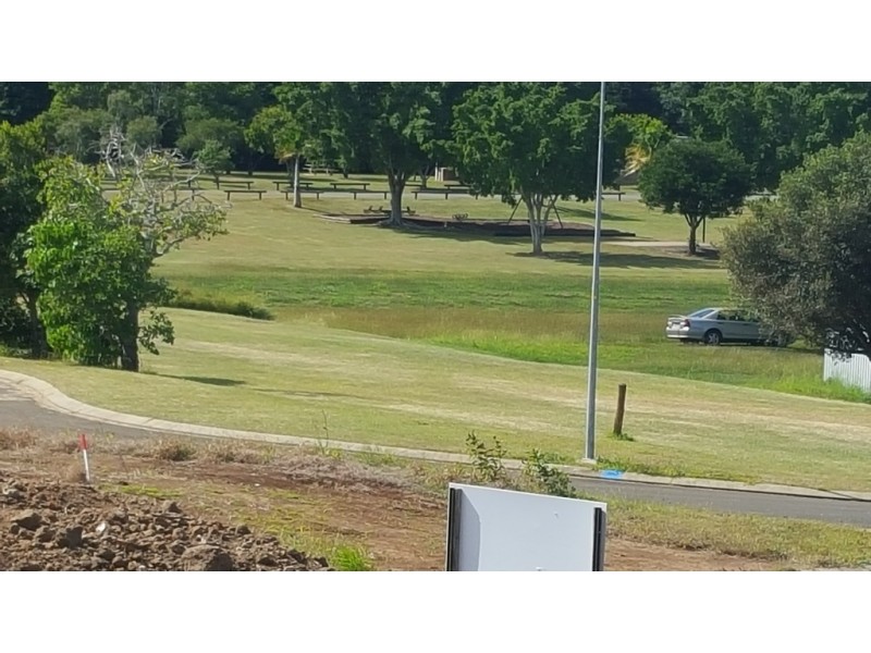L1-14 Hilltop Ave, Qunaba QLD 4670