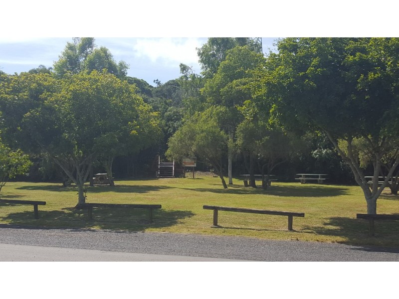 L1-14 Hilltop Ave, Qunaba QLD 4670