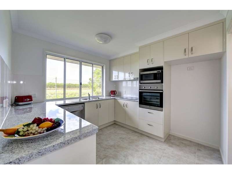 Avenell Heights QLD 4670