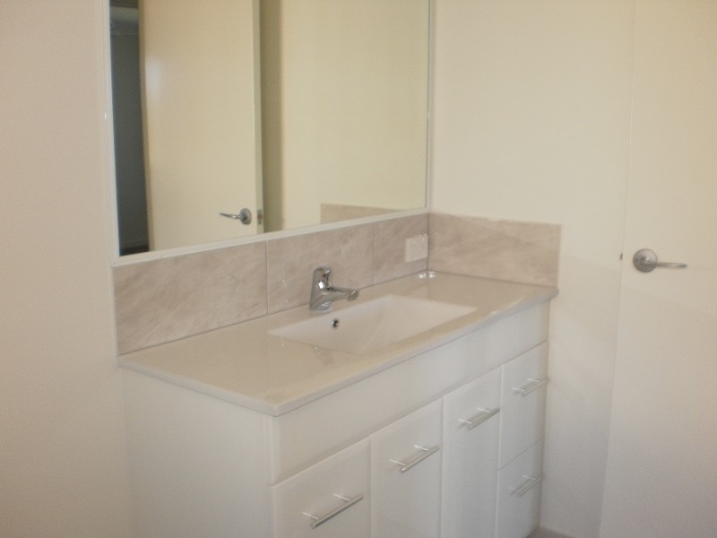 Avenell Heights QLD 4670