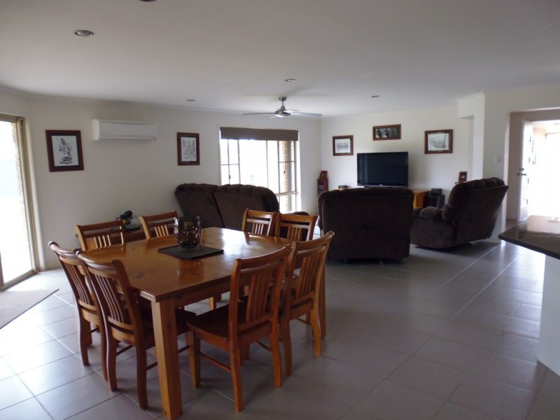 27 Yalla Lane, Redridge QLD 4660