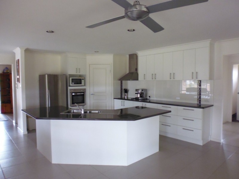 27 Yalla Lane, Redridge QLD 4660