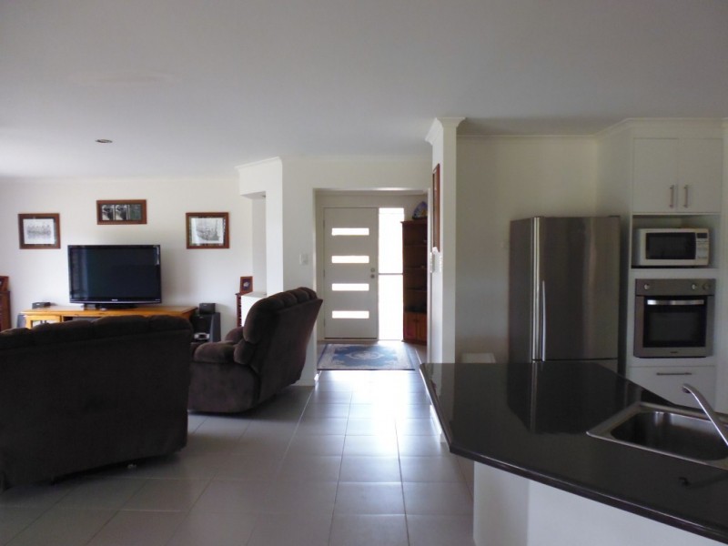 27 Yalla Lane, Redridge QLD 4660