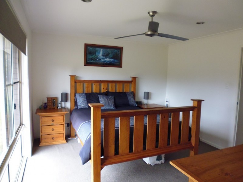 27 Yalla Lane, Redridge QLD 4660