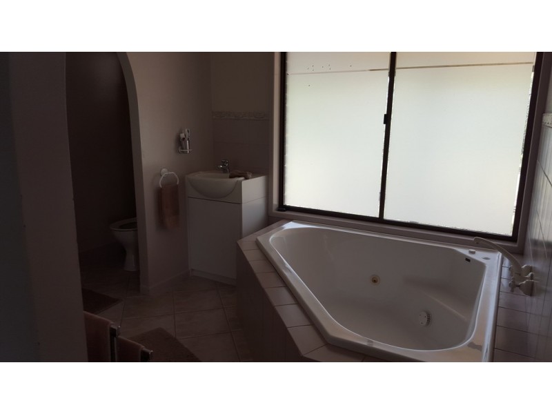 385 Walkers Road, South Bingera QLD 4670