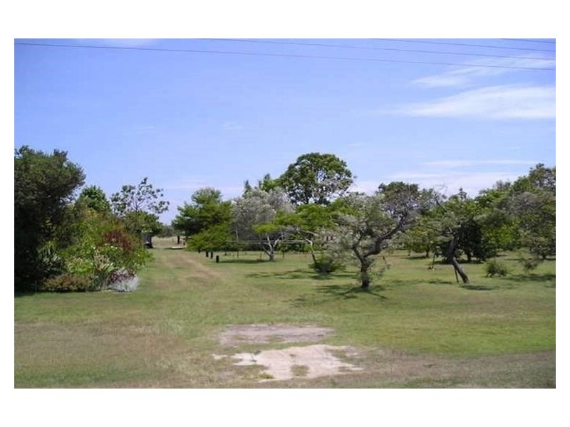 Moore Park Beach QLD 4670