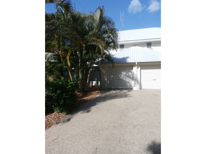 Moore Park Beach QLD 4670