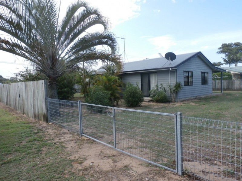 Moore Park Beach QLD 4670