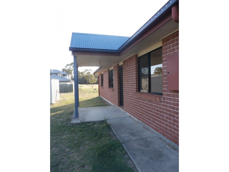 25 Palm Court, Moore Park Beach QLD 4670