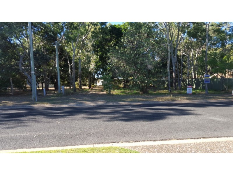 15 Lagoon Drive, Moore Park Beach QLD 4670