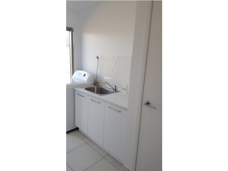 13 Back Hill Place, Coral Cove QLD 4670