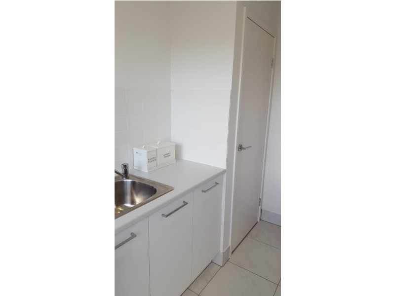 13 Back Hill Place, Coral Cove QLD 4670