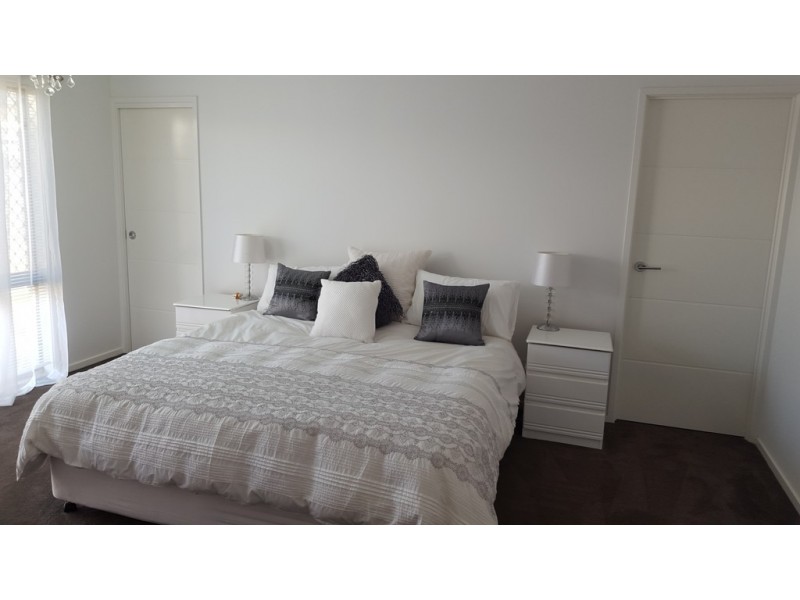 13 Back Hill Place, Coral Cove QLD 4670